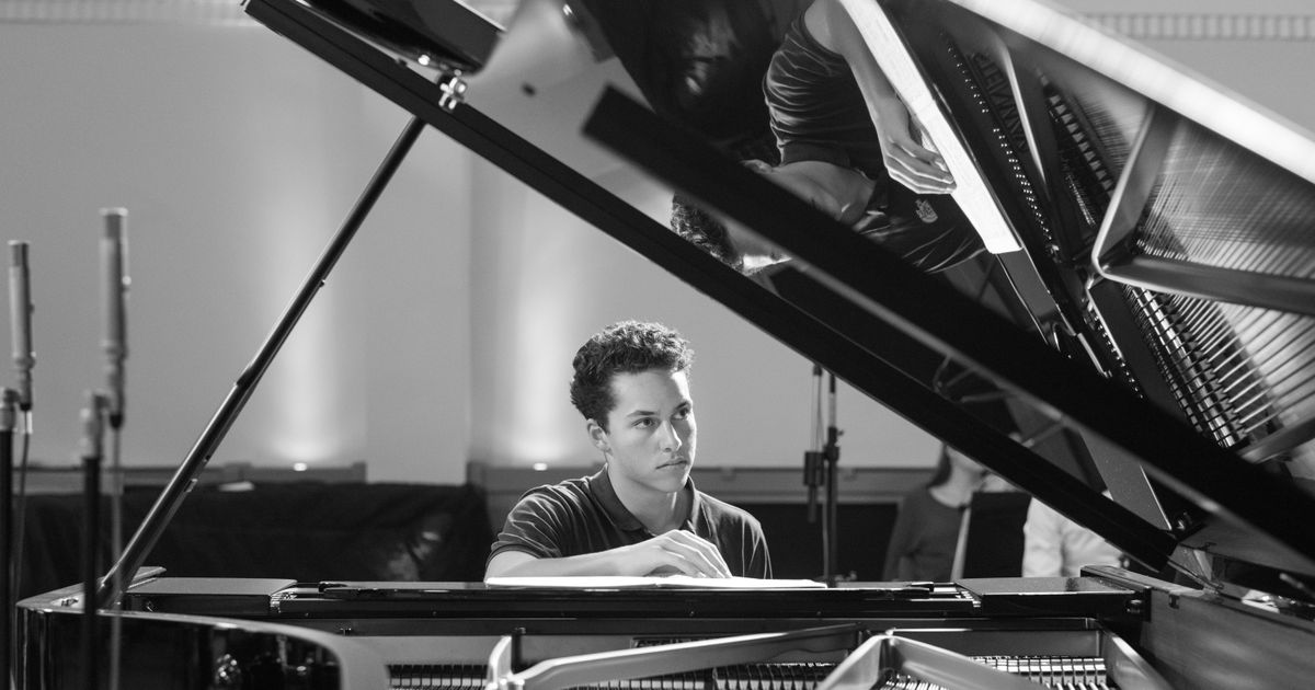 Nikola Meeuwsen - piano